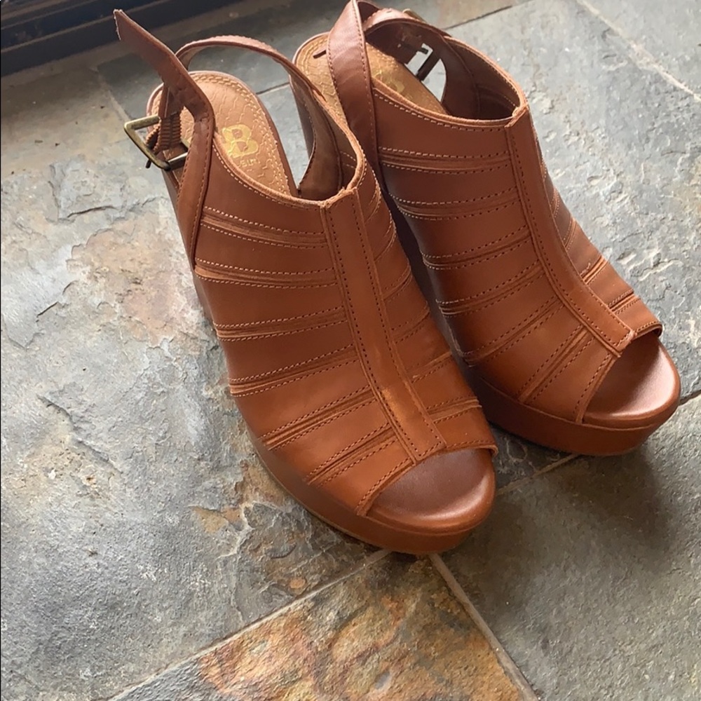 Gianni Bini Leather Wedges